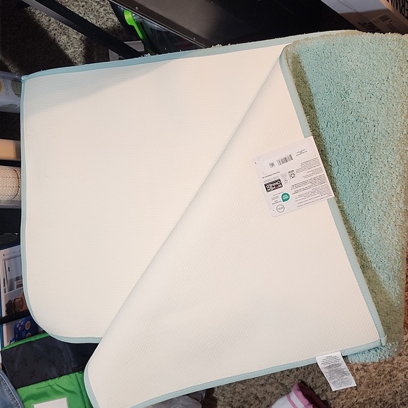 BH&G bathroom runner - Picture 2 of 4